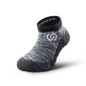 Skinners - rutschfeste Socken für Kinder - granite gray