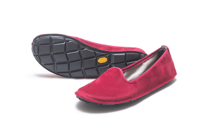 20W2D02 - Vibram - One Quarter - Slipon - Velvet - Red - Black