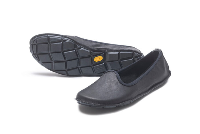 23W2B02 - Vibram - One Quarter - Slipon - Leather - Black